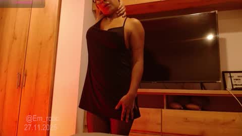 Snapshot of em_rotic chatting on November 2025 10:45:01 PM Emilia online show from November 2025 10:45:01 PM