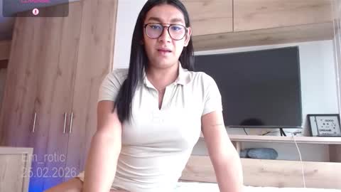 Emilia  online show from February 2026 06:39:02 PM