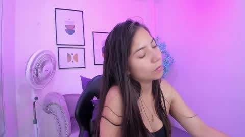 Ema louisx  online show from December 2024 11:52:02 AM