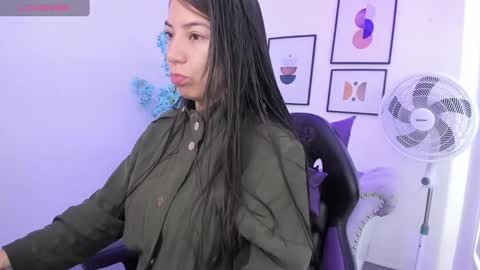 Ema louisx  online show from January 2025 12:13:01 PM