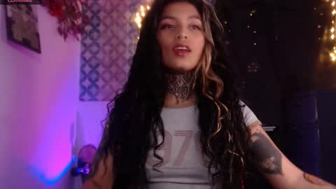 ema_ploxx online show from October 2025 04:15:01 AM