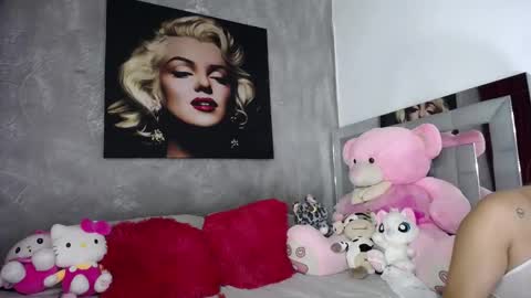 EmaFox online show from October 2025 03:17:01 AM