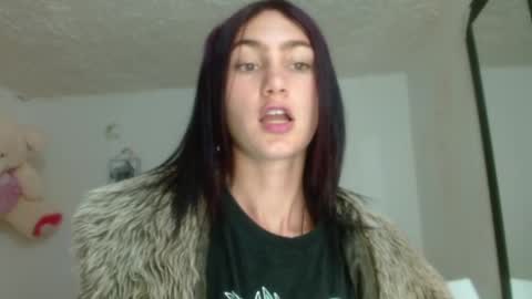 Snapshot of ember57607 chatting on February 2025 09:40:02 AM ember57607 online show from February 2025 09:40:02 AM