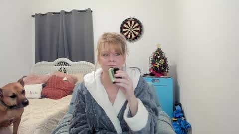 Snapshot of emberpheonixxx chatting on December 2024 03:18:02 AM Ember Pheonixxx online show from December 2024 03:18:02 AM