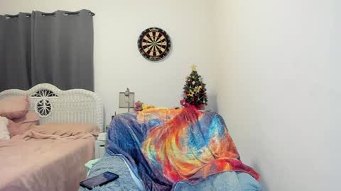 Snapshot of emberpheonixxx chatting on December 2024 04:16:02 AM Ember Pheonixxx online show from December 2024 04:16:02 AM