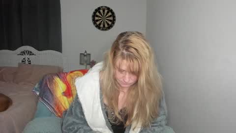 Snapshot of emberpheonixxx chatting on January 2025 03:31:02 AM Ember Pheonixxx online show from January 2025 03:31:02 AM