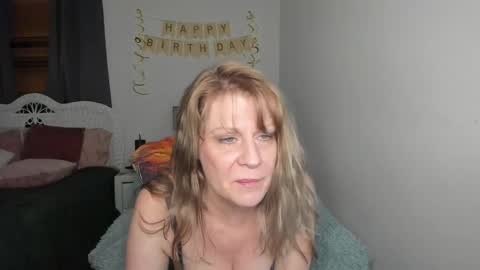 Snapshot of emberpheonixxx chatting on February 2025 06:36:02 AM Ember Pheonixxx online show from February 2025 06:36:02 AM