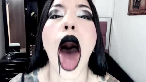 Emerald Black online show from September 2025 07:08:01 AM