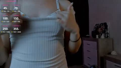 Snapshot of emeliareaper chatting on October 2025 07:47:02 PM Emelia online show from October 2025 07:47:02 PM