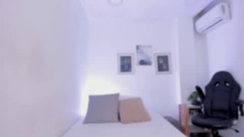 Snapshot of emelie_89 chatting on October 2025 11:58:02 AM emelie_89 online show from October 2025 11:58:02 AM