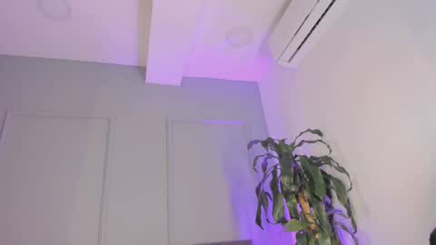 Snapshot of emelie_89 chatting on October 2025 09:35:02 AM emelie_89 online show from October 2025 09:35:02 AM