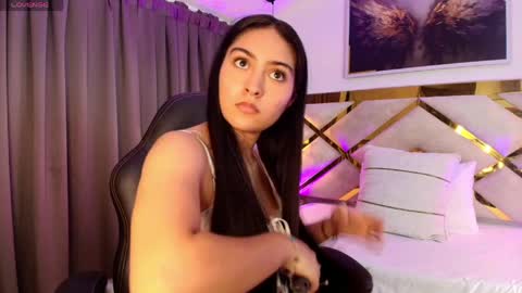 Snapshot of emelie_ch_ chatting on May 2026 09:04:01 AM Emily online show from May 2026 09:04:01 AM