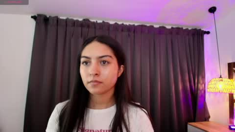 Snapshot of emelie_ch_ chatting on May 2026 09:17:01 AM Emily online show from May 2026 09:17:01 AM