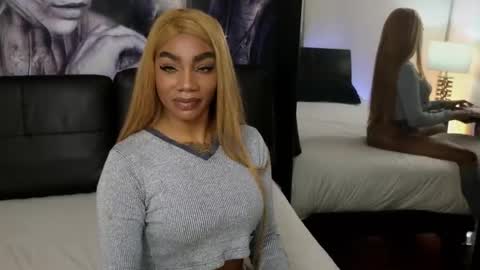 anyelii  online show from November 2025 03:01:01 AM