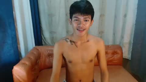 Snapshot of emerald_cummer chatting on February 2026 03:17:02 PM emerald_cummer online show from February 2026 03:17:02 PM