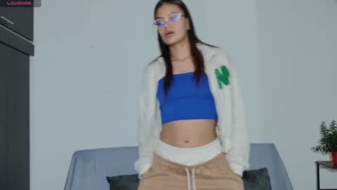 Snapshot of emerald_sparkles chatting on September 2025 11:49:02 PM sabrina online show from September 2025 11:49:02 PM