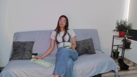 Snapshot of emerald_sparkles chatting on September 2025 05:35:02 PM sabrina online show from September 2025 05:35:02 PM