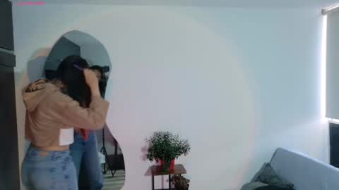 Snapshot of emerald_sparkles chatting on September 2025 12:37:02 PM sabrina online show from September 2025 12:37:02 PM