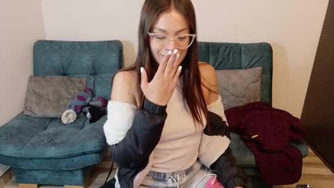 Snapshot of emerald_sparkles chatting on October 2025 04:59:02 AM sabrina online show from October 2025 04:59:02 AM