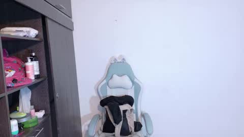 Snapshot of emerald_sparkles chatting on December 2025 03:37:02 AM sabrina online show from December 2025 03:37:02 AM