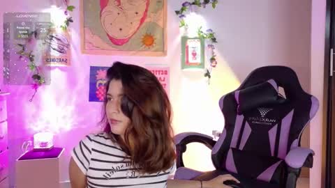 Snapshot of emicute_ chatting on February 2026 01:53:02 AM online show from February 2026 01:53:02 AM