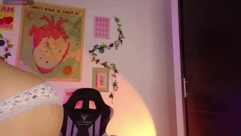 Snapshot of emicute_ chatting on February 2026 03:07:02 AM online show from February 2026 03:07:02 AM