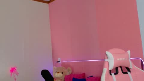 EmieFlower online show from February 2025 03:05:01 PM