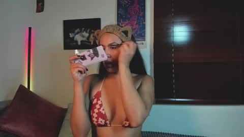 Emilia Gomez online show from February 2026 12:44:02 PM