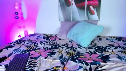 emiili_clark online show from March 2026 04:23:01 AM