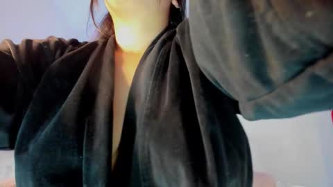 Snapshot of emiily15_ chatting on November 2025 06:23:02 PM Emi online show from November 2025 06:23:02 PM