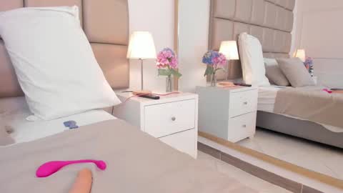 EMILY ROBERTS online show from March 2025 06:24:01 AM