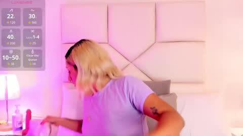 EMILY ROBERTS online show from January 2026 07:39:01 PM