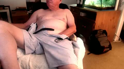 Snapshot of emil_karpo chatting on September 2025 09:18:01 PM Terrance1st online show from September 2025 09:18:01 PM