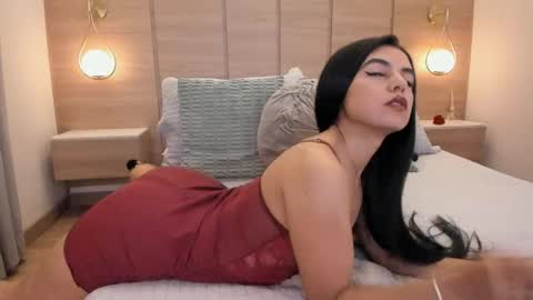 emilia_1040 online show from April 2026 01:32:02 PM