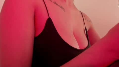 Snapshot of emilia_ghendle chatting on December 2024 12:49:01 PM Emilia Big Boobs online show from December 2024 12:49:01 PM