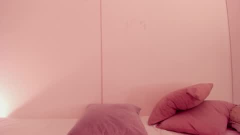 Snapshot of emilia_ghendle chatting on December 2024 05:22:01 PM Emilia Big Boobs online show from December 2024 05:22:01 PM