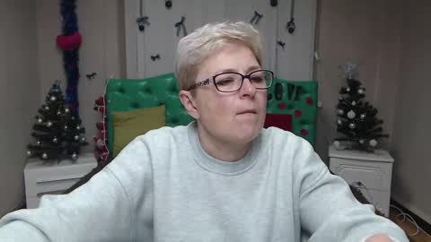 Snapshot of emiliagree chatting on January 2026 06:02:02 PM EmiliaGree online show from January 2026 06:02:02 PM