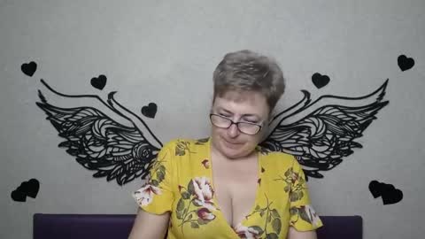 Snapshot of emiliagree chatting on April 2026 05:42:02 PM EmiliaGree online show from April 2026 05:42:02 PM