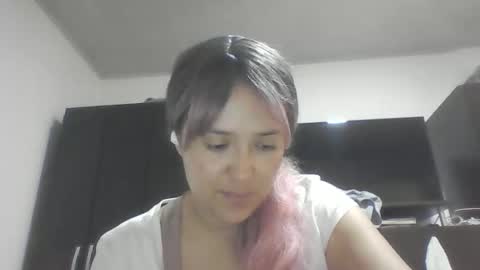 Snapshot of emiliahoney chatting on December 2025 01:51:01 PM emiliahoney online show from December 2025 01:51:01 PM