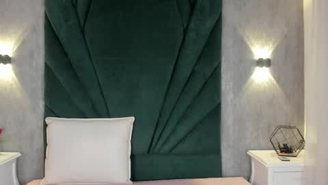 Emilie online show from March 2026 11:43:02 AM