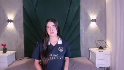 Emilie online show from April 2026 11:32:01 AM