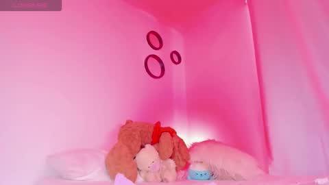 Emilie James online show from September 2025 03:02:02 PM