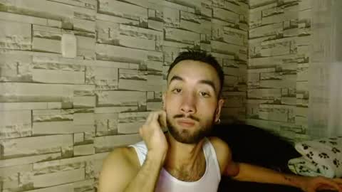 Snapshot of emilio_blue_ chatting on January 2025 02:32:02 AM Emilio online show from January 2025 02:32:02 AM