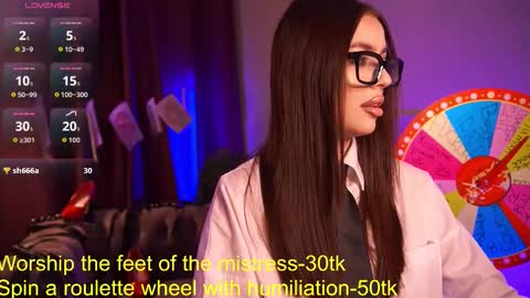  Emiliya  online show from October 2025 01:09:02 PM