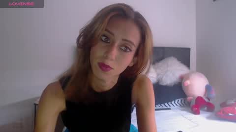 Emilly Gomez online show from February 2025 05:04:02 PM