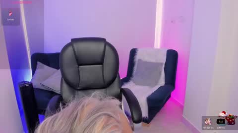 Snapshot of emilly_smith_1 chatting on September 2025 09:14:02 PM Emily online show from September 2025 09:14:02 PM