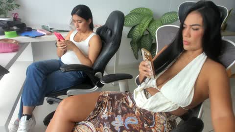 Emilly  online show from March 2026 03:17:01 PM