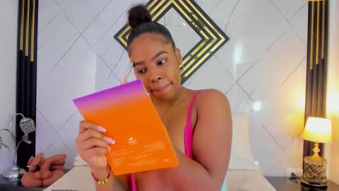 Emilly online show from November 2025 12:27:02 PM