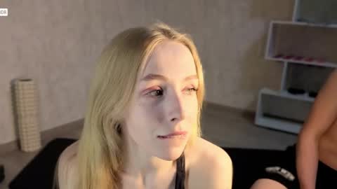 emily0303 online show from April 2026 06:35:01 PM