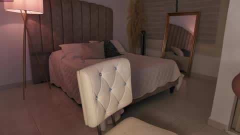  emily valentina     online show from April 2026 01:31:02 AM